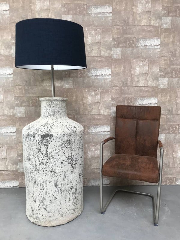 V017930 Vloerlamp aardewerk ocean oxide met donker blauwe linnen kap.
