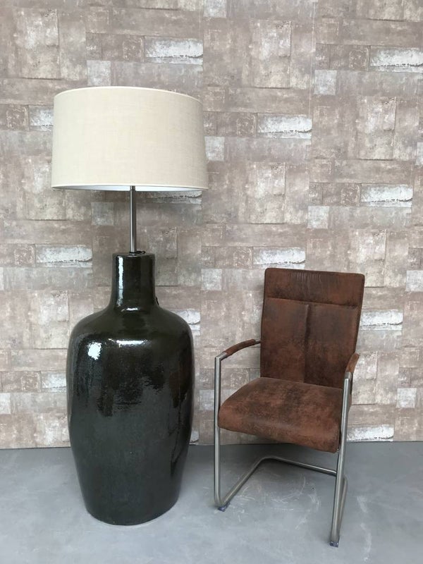 V031440 Vloerlamp aardewerk donker groen glazuur met ceme linnen kap.