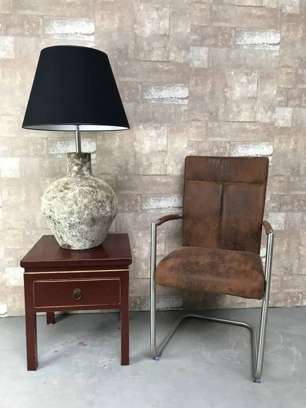 T037103 Tafellamp aardewerk atlantic met zwarte linnen kap.