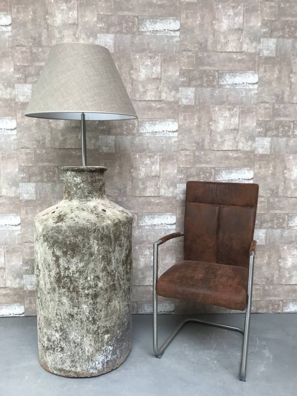 V017137 Vloerlamp aardewerk atlantic met licht bruine linnen kap.