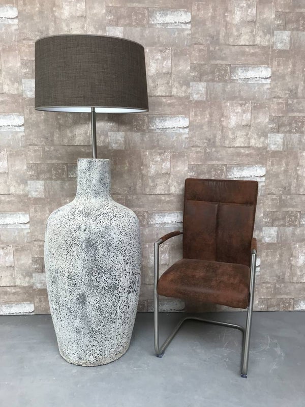 V017942 Vloerlamp aardewerk ocean oxide met bruine linnen kap.