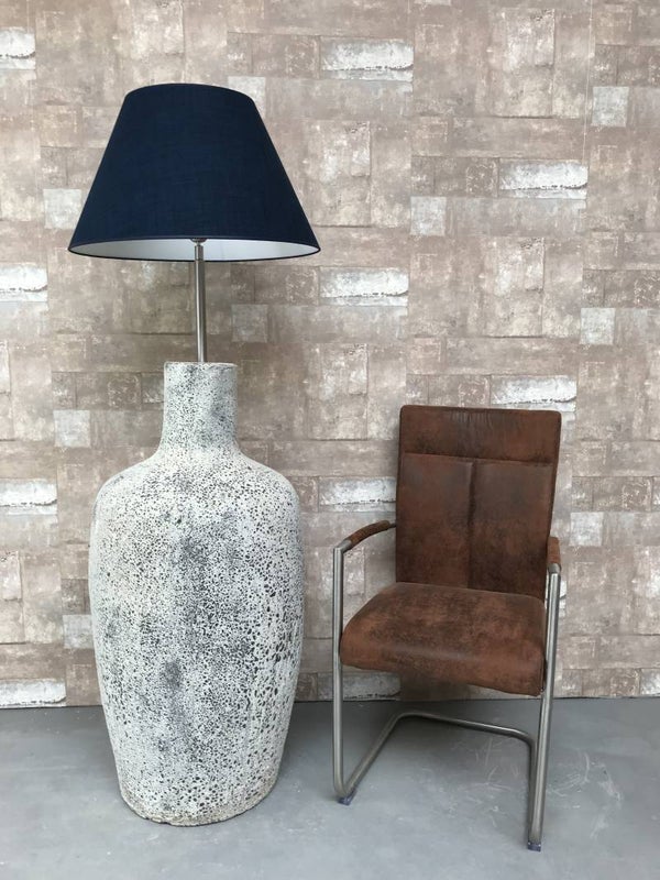 V017923 Vloerlamp aardewerk ocean oxide met donker blauwe linnen kap.