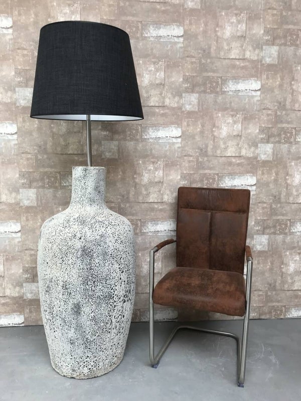 V017931 Vloerlamp aardewerk ocean oxide met antraciet linnen kap.