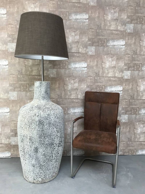 V017935 Vloerlamp aardewerk ocean oxide met bruine linnen kap.