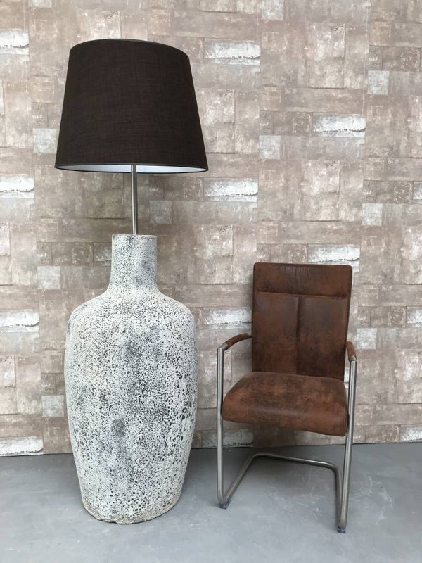 V017929 Vloerlamp aardewerk ocean oxide met donker bruine linnen kap.
