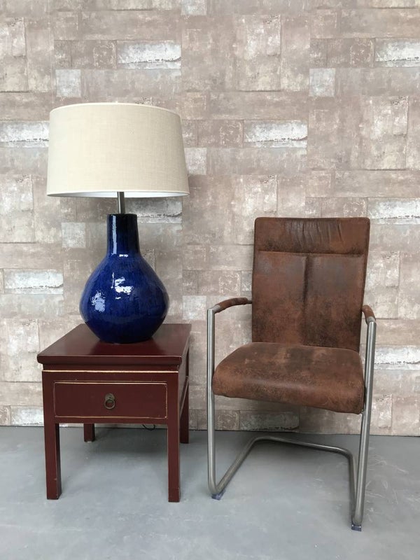 T021216 Tafellamp aardewerk blauw glazuur met creme linnen kap.