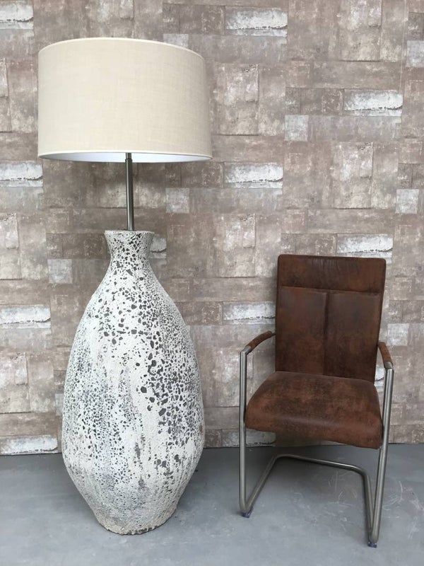 V067940 Vloerlamp aardewerk ocean oxide met creme linnen kap.