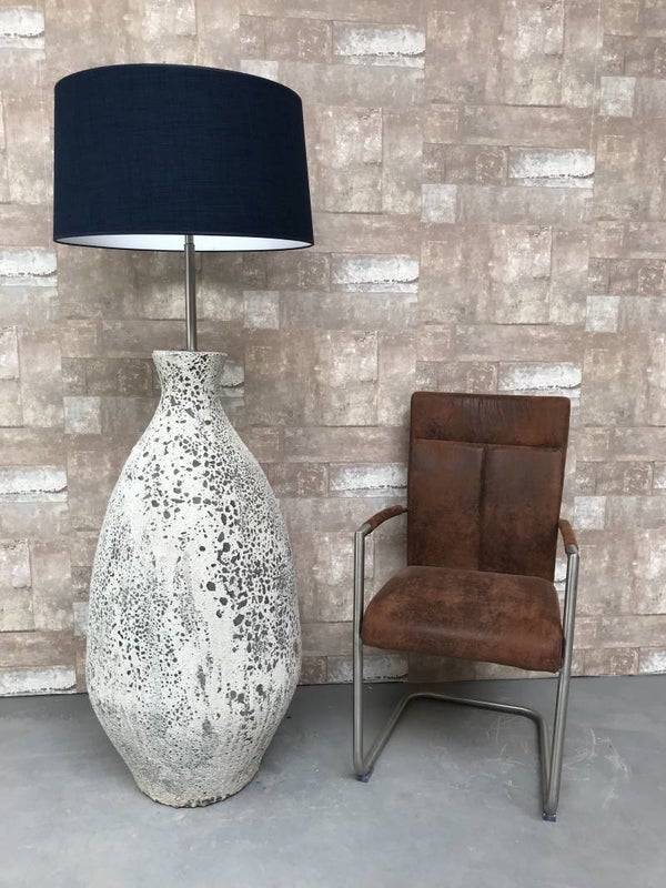V067937 Vloerlamp aardewerk ocean oxide met donker blauwe linnen kap.
