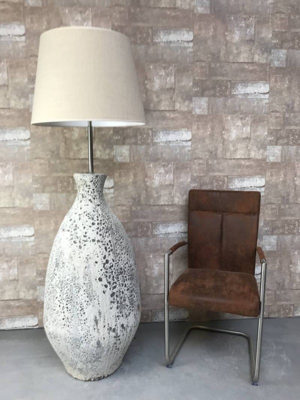 V067933 Vloerlamp aardewerk ocean oxide met creme linnen kap.