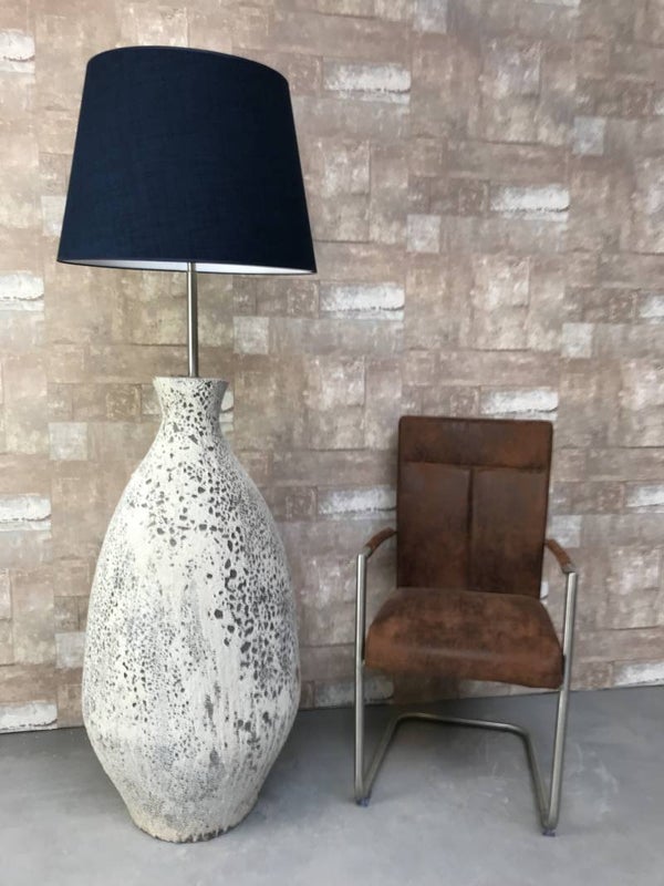 V067930 Vloerlamp aardewerk ocean oxide met donker blauwe linnen kap.