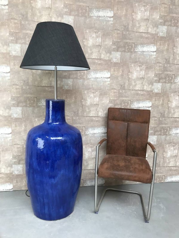 V031224 Vloerlamp aardewerk blauw glazuur met antraciet linnen kap.