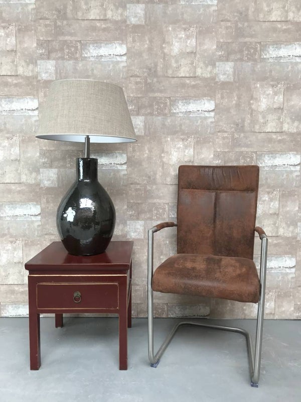 T011412 Tafellamp aardewerk donker groen glazuur met licht bruine linnen kap.