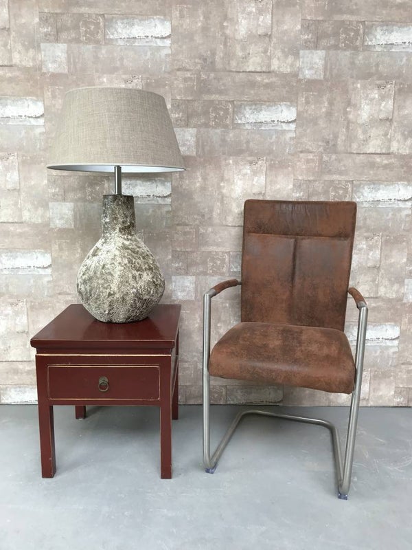 T027112 Tafellamp aardewerk atlantic met licht bruine linnen kap.