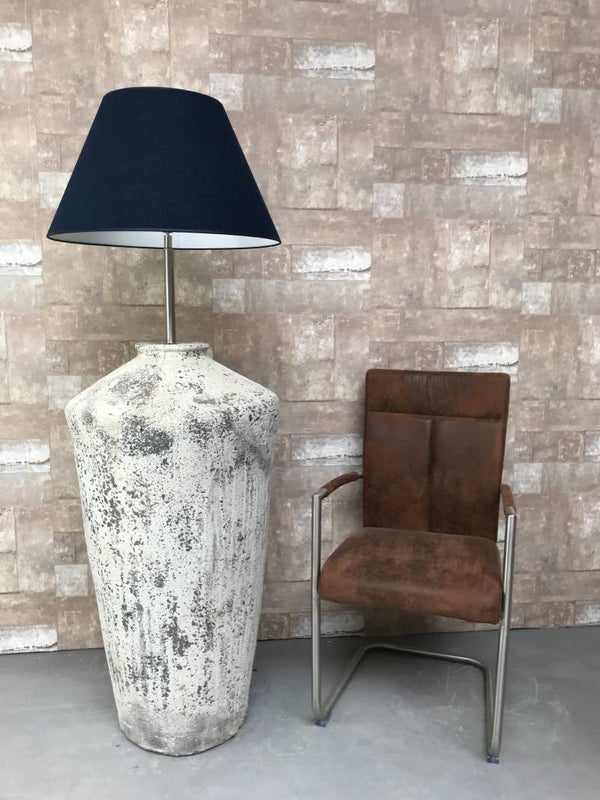 V057923 Vloerlamp aardewerk osian oxide met donker blauwe linnen kap.