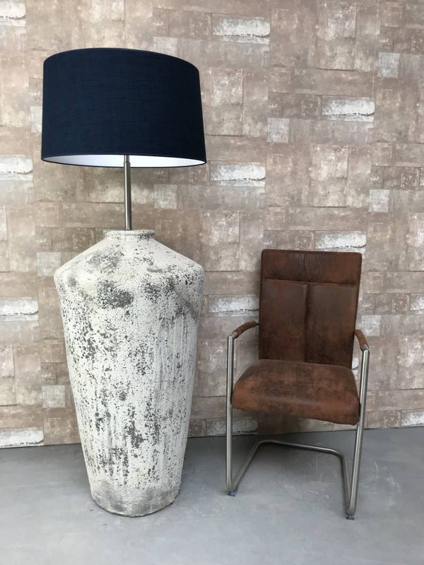 V057937 Vloerlamp aardewerk ocean oxide met donker blauwe linnen kap.