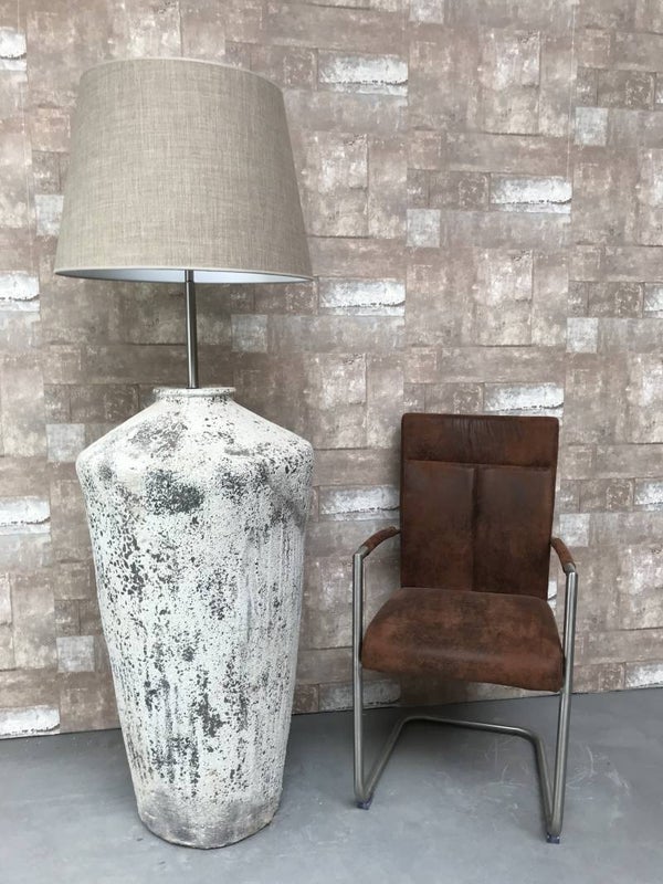 V057934 Vloerlamp aardewerk ocean oxide met licht bruine linnen kap.