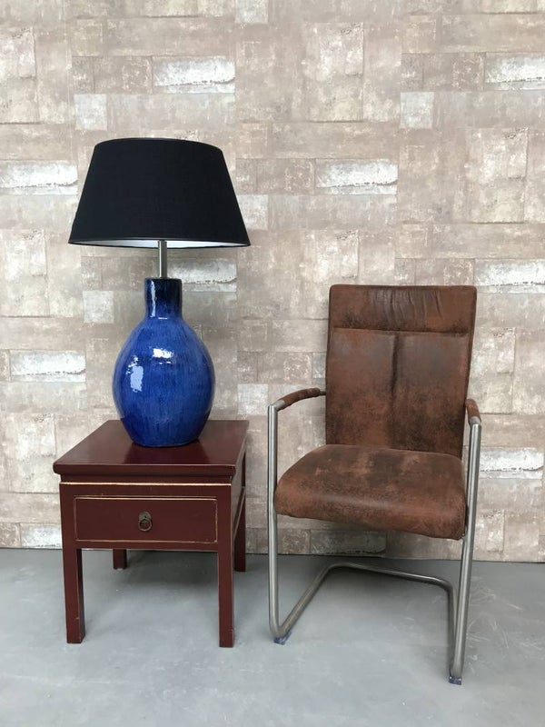 T011211 Tafellamp aardewerk blauw glazuur met zwarte linnen kap