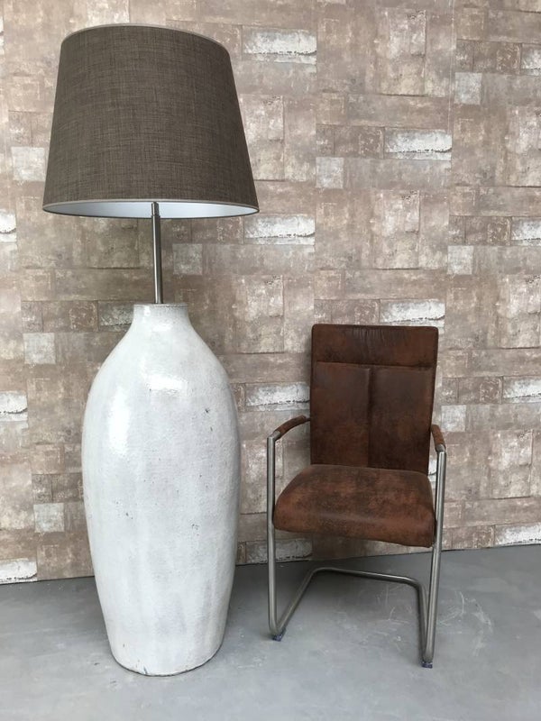 V020735 Vloerlamp aardewerk ocean oxide met bruine linnen kap.