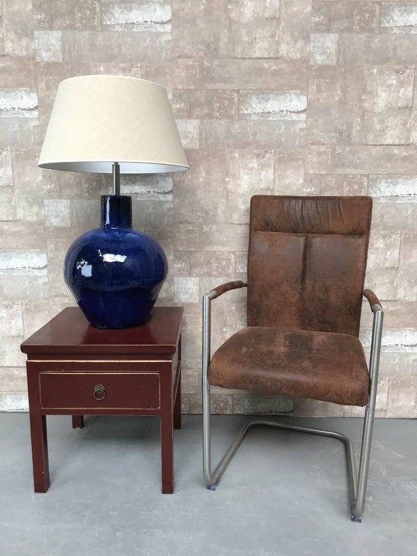 T031213 Tafellamp aardewerk blauw glazuur met creme linnen kap.