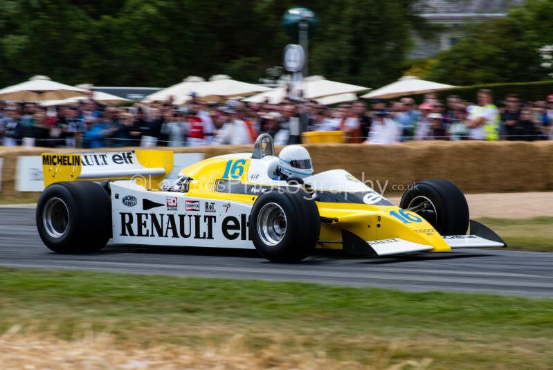 renaultrs10.jpg