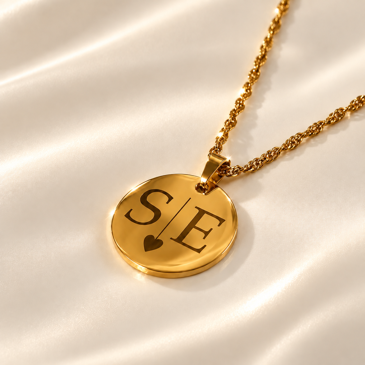 Gravur Halskette mit Initialen und Datum in Gold und Silber