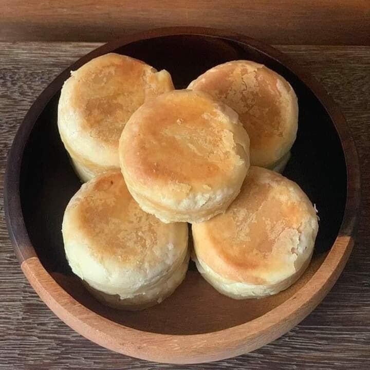 Bakpia Keju (cheese) box (10 pcs)  500 G