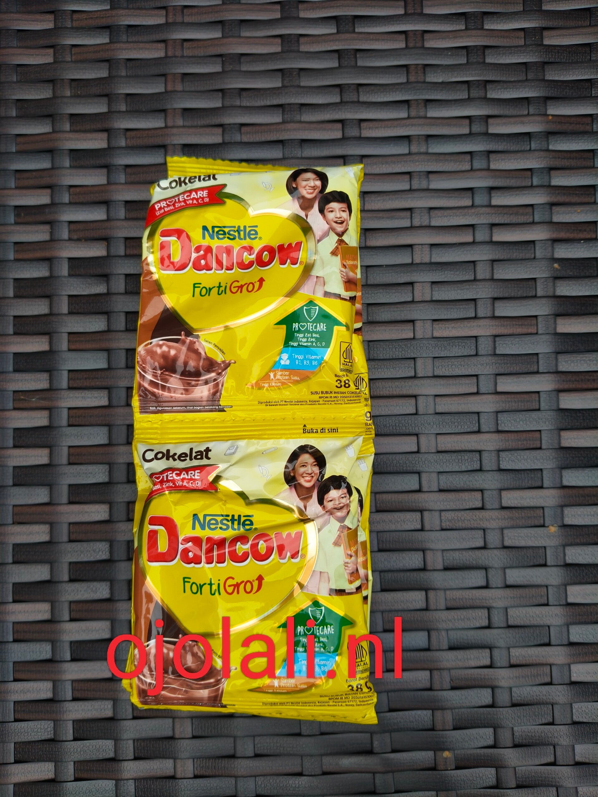 Dancow drink 1 renceng 10 sachet @27 g (Chocolate).