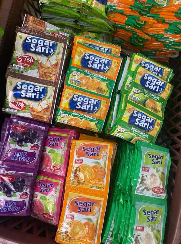 Segar Sari Kelapa Muda  1 Renceng - 10pcs