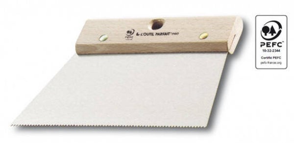 Spatule crantée 4 x 2,5 mm pour appliquer une résine autolissante