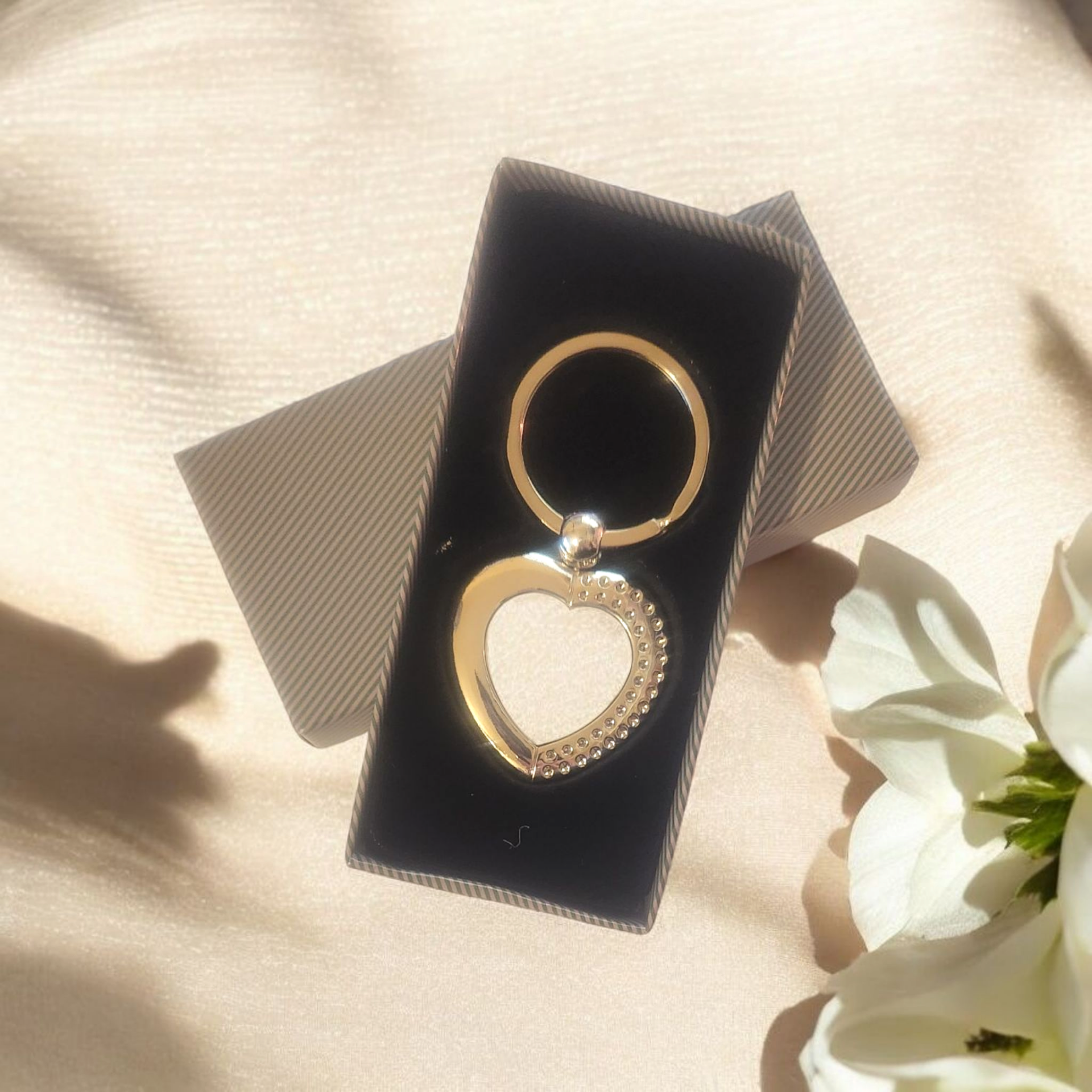 -Metal Heart Keyring