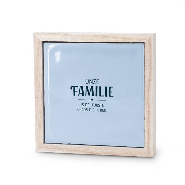Tegel in houten lijstje - familie
