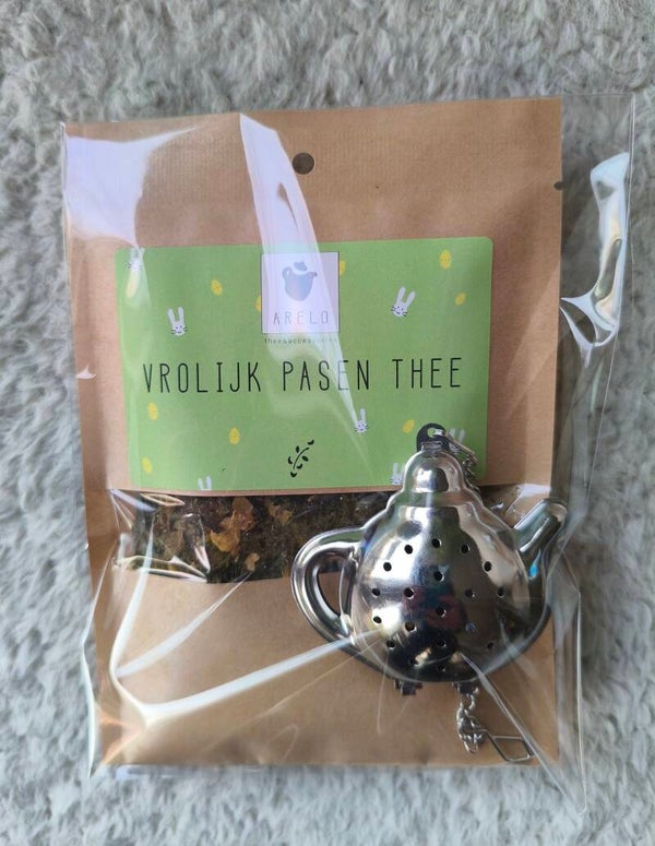 Vrolijk Pasen thee met zeefje