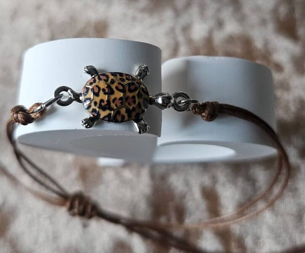 Bracelet cordon tortue léopard