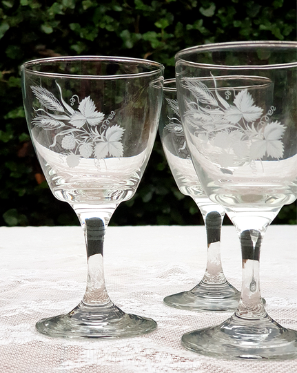 Wijnglas/likeurglas wit 1x een set van 3 stuks