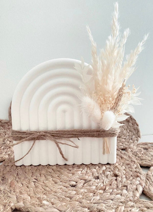 Regenbogen mit Trockenblumen