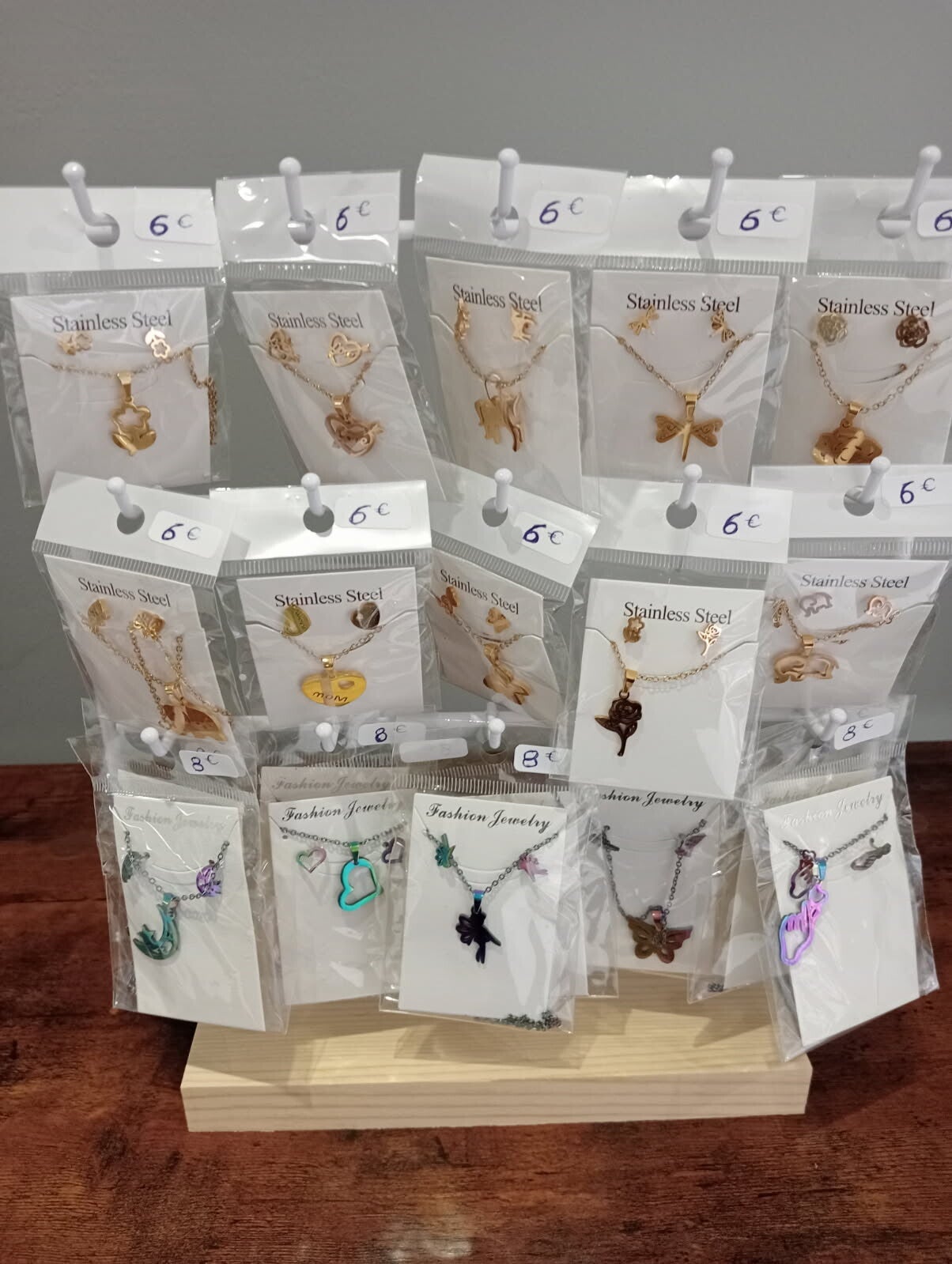 Collier assortie aux boucle d'oreille violet