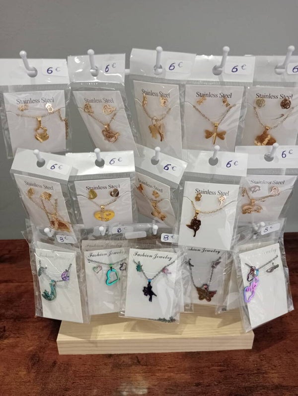 Collier assortie aux boucle d'oreille or