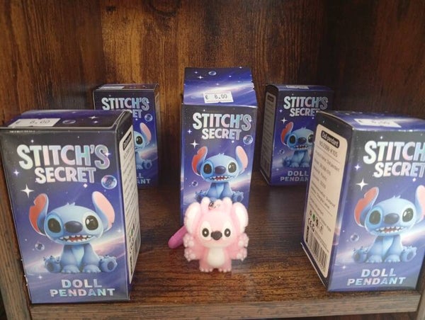 Figurine stitch surprise
