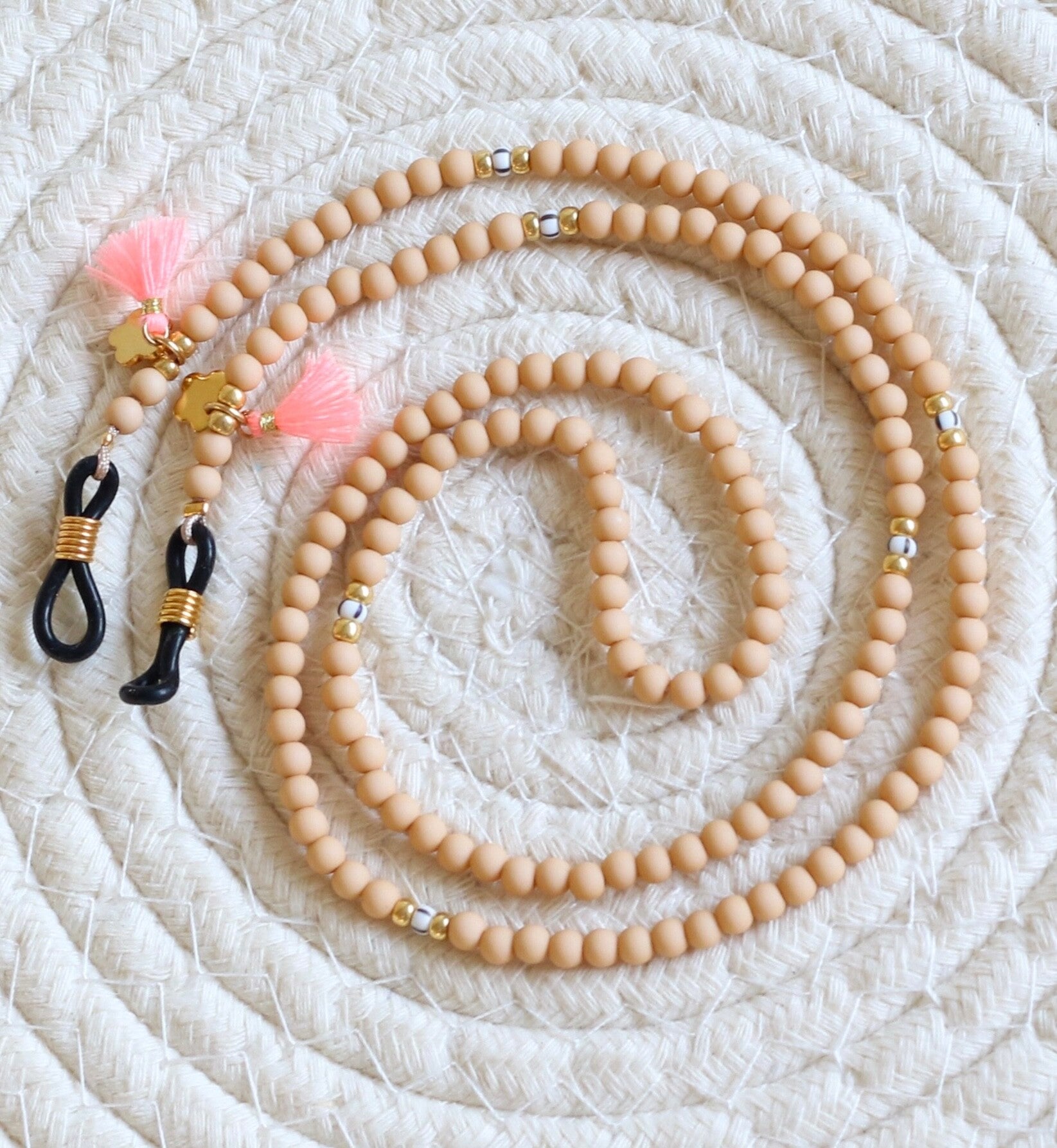 Zonnebril koordje beige kwastjes