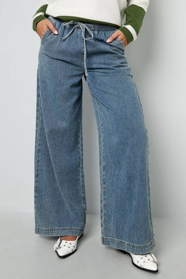 Ultra Wide Jogger Jeans