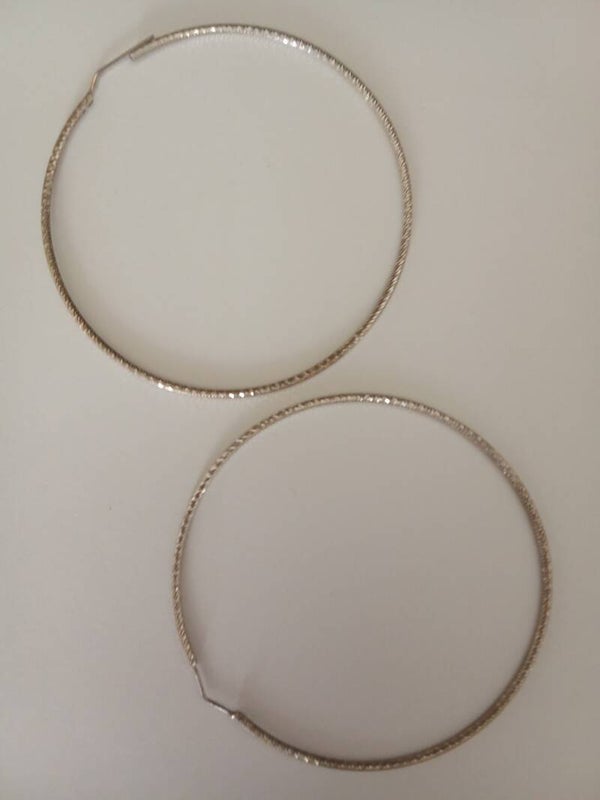 BOUCLE D OREILLE CREOLES EN ARGENT