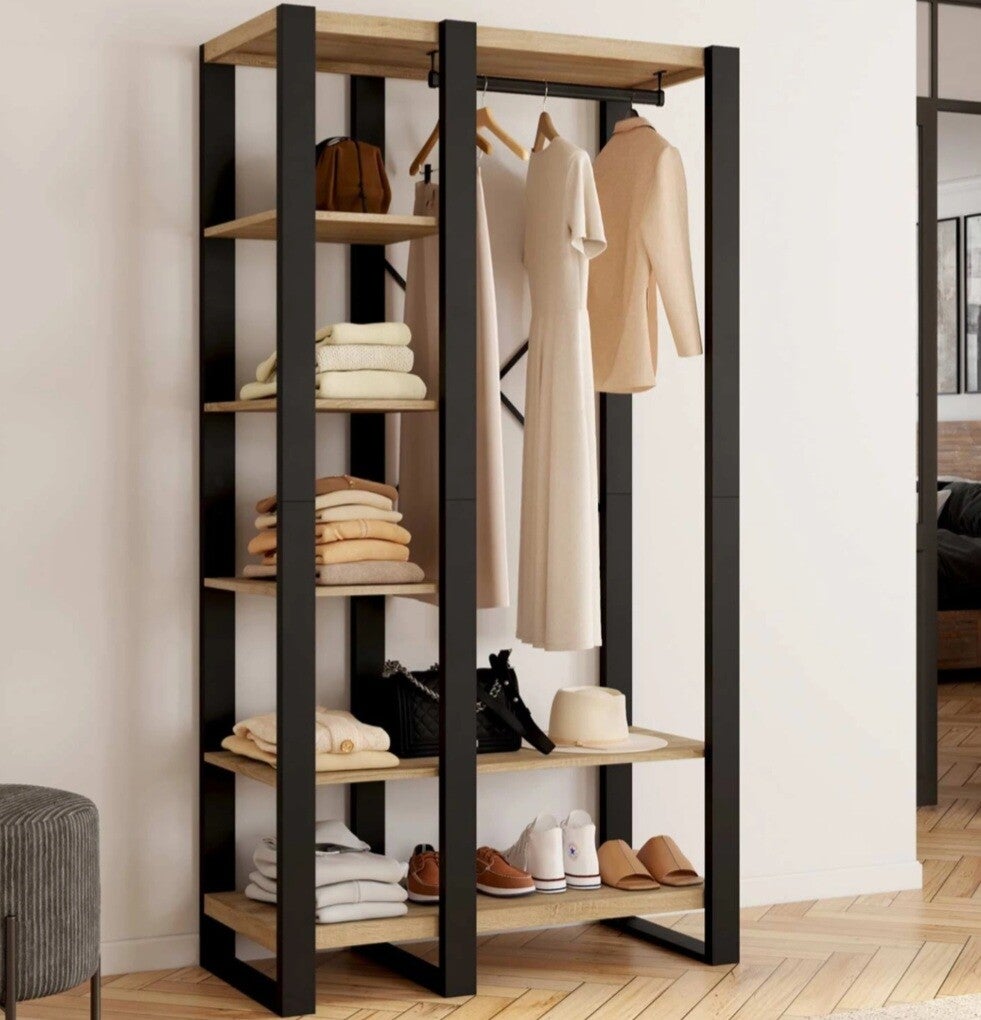 Dressing penderie avec étagères