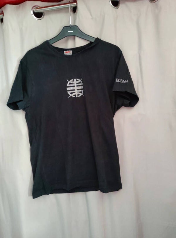 T-shirt Secret Discovery