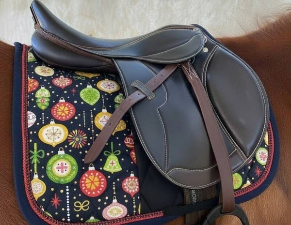 ICH - Tapis de selle Mixte noir boules de Noël en couleur