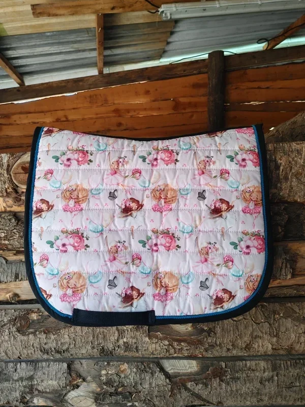 Tapis de selle shetland mixte/CSO rose imprimé Danseuses Étoiles I Ibis Créations Horse