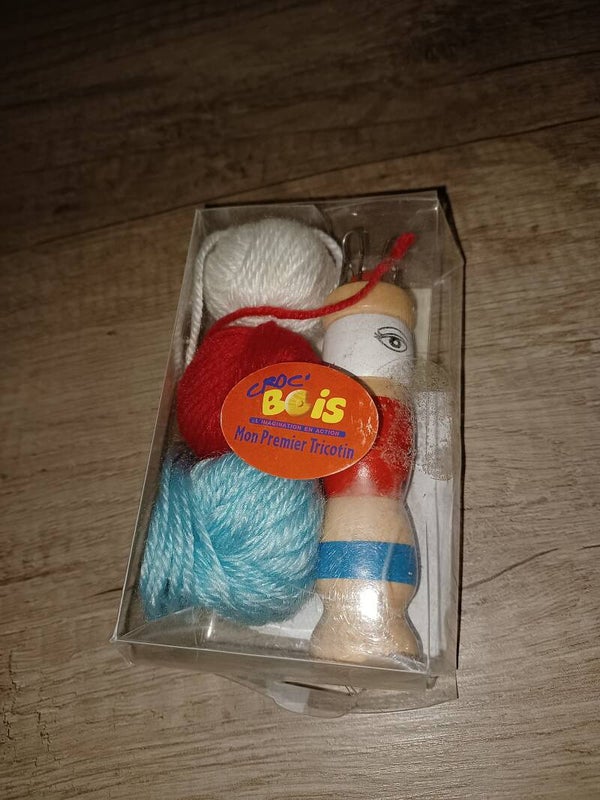 mon premier tricotin , croc bois , neuf