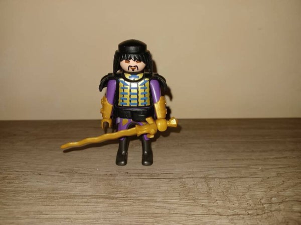 playmobil guerrier samourai violet epée dorée , occasion