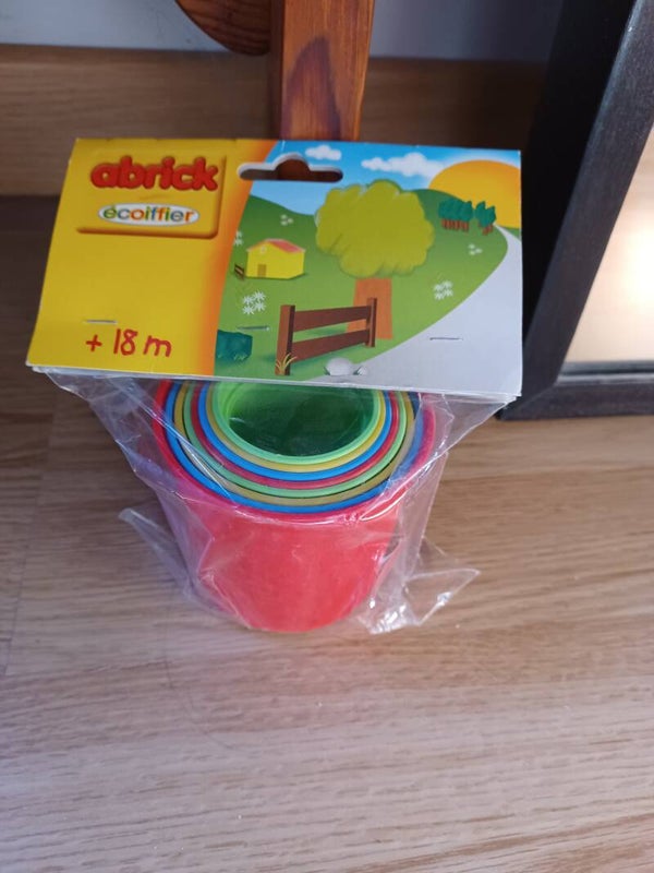 pots plastiques a emboiter , abrick , neuf