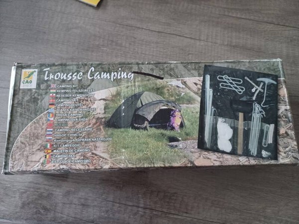 trousse de camping , maillet , piquets , ficelle ... neuf