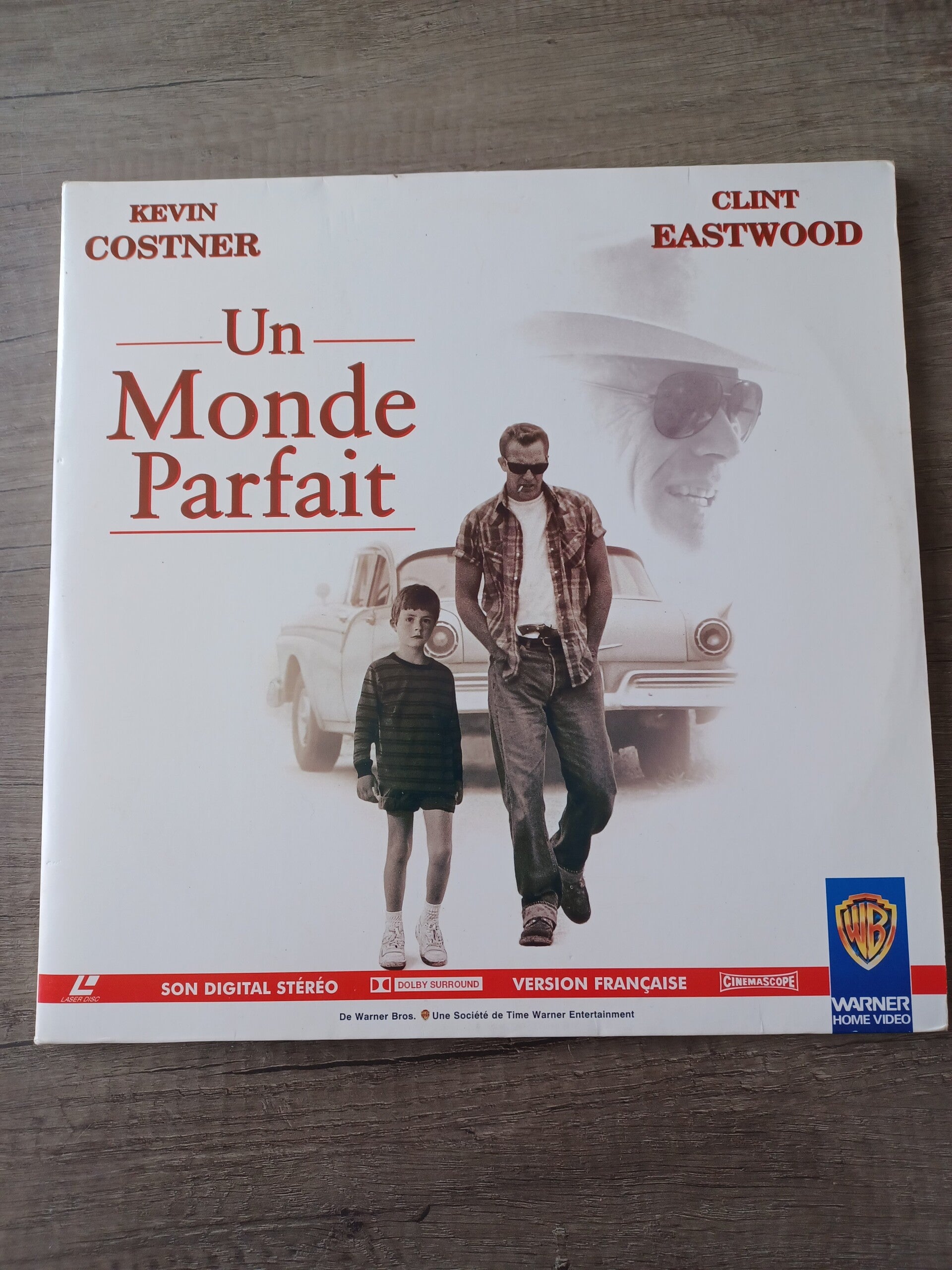laser disc , un monde parfait , occasion